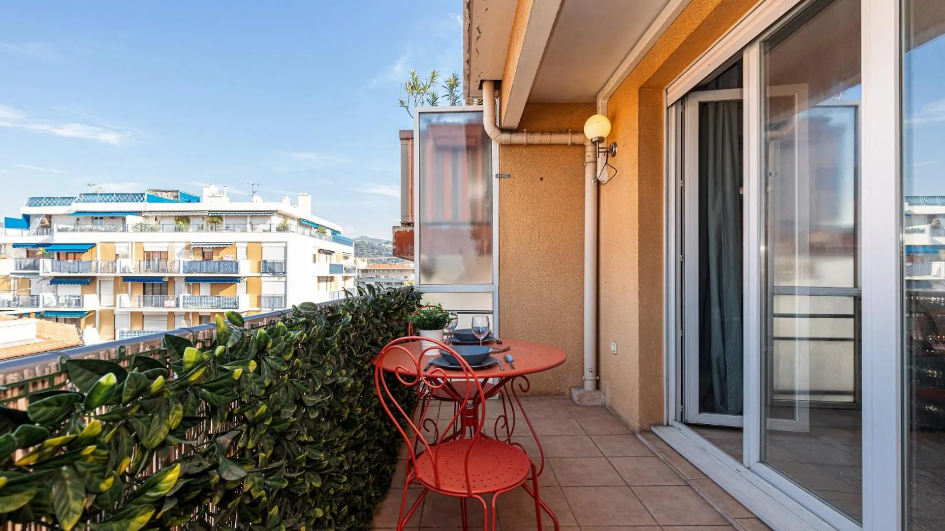 68 Arson - Appt 2 Pieces Dernier Etage - Terrasse - Parking Lägenhet Nice Frankrike