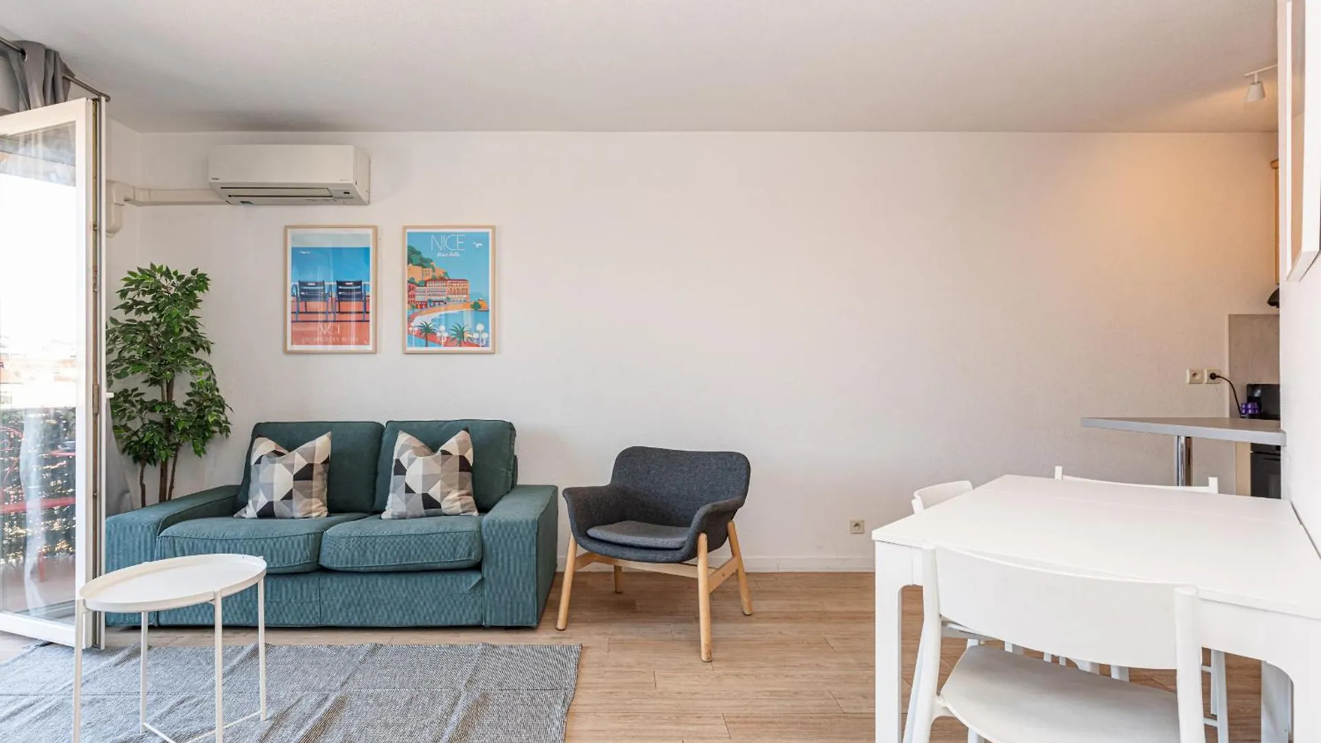 68 Arson - Appt 2 Pieces Dernier Etage - Terrasse - Parking Lägenhet Nice