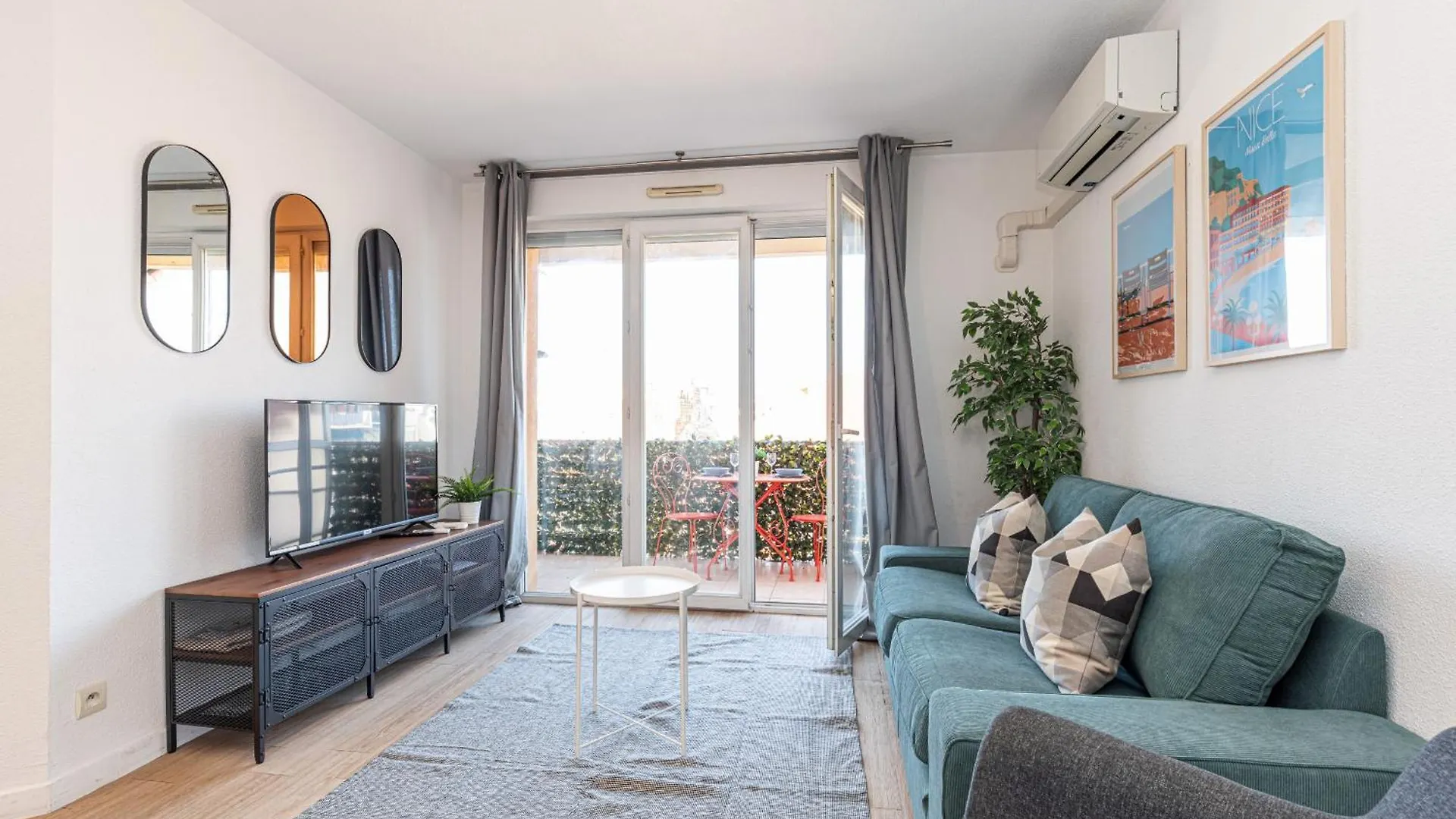 68 Arson - Appt 2 Pieces Dernier Etage - Terrasse - Parking Lägenhet Nice